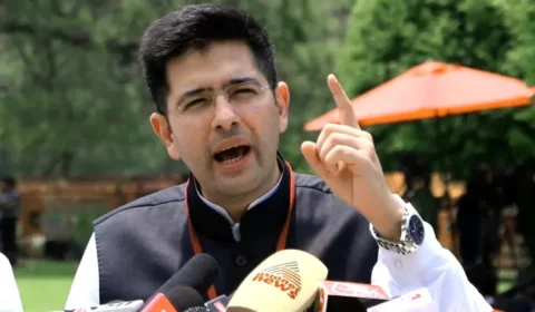 રાઘવ ચઢ્ઢાએ પીએમ મોદી પર નિશાન સાધ્યું, કહ્યું કે જો ભાજપ જેલની રાજનીતિ ચાલુ રાખશે તો "10 સિસોદિયાઓ જન્મશે"