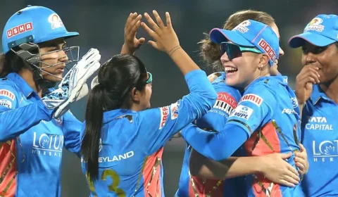 ગુજરાત જાયન્ટ્સ સામેની મહિલા પ્રીમિયર લીગ મેચમાં મુંબઈ ઈન્ડિયન્સનું પ્રભુત્વ