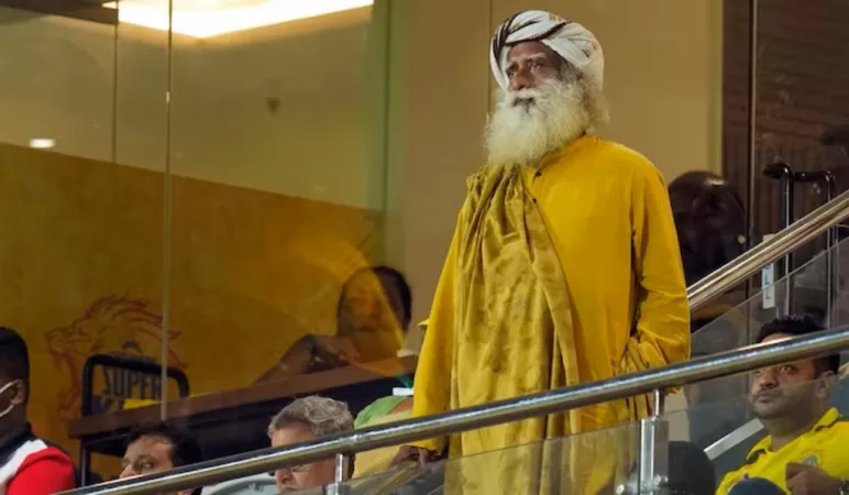 IPL 2023: "સદગુરુ " જગ્ગી વાસુદેવ પીળા કુર્તા પાયજામા અને શાલ પહેરીને ધોનીની ટીમને ચીયર કરવા પહોંચ્યા