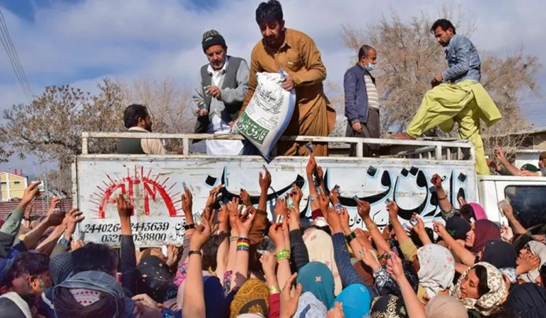 પાકિસ્તાન આર્થિક સંકટ અને સંસ્થાકીય અસ્થિરતાનો સામનો કરી રહ્યું છે