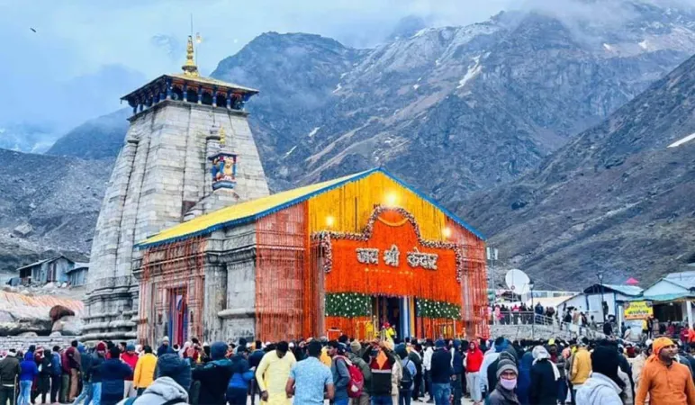 ભૂસ્ખલન તેમજ હિમવર્ષાના કારણે કેદારનાથ યાત્રા 3 મે સુધી રોકી દેવાઈ