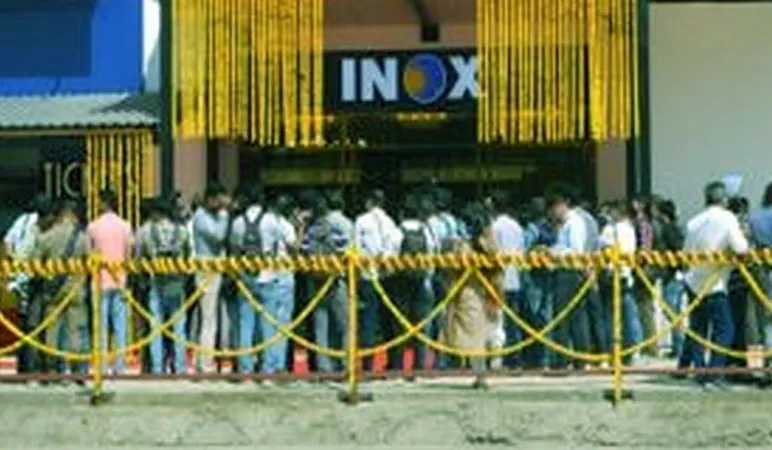 ગ્રાઉન્ડબ્રેકિંગ કાશ્મીરી નિર્મિત બોલિવૂડ ફિલ્મ 'વેલકમ ટુ કાશ્મીર'ને શ્રીનગરમાં ઉત્સાહપૂર્ણ પ્રતિસાદ મળ્યો"