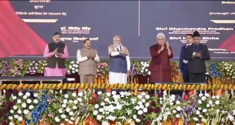 PM મોદીએ જમ્મુ એરપોર્ટના નવા ટર્મિનલ બિલ્ડિંગનો શિલાન્યાસ કર્યો