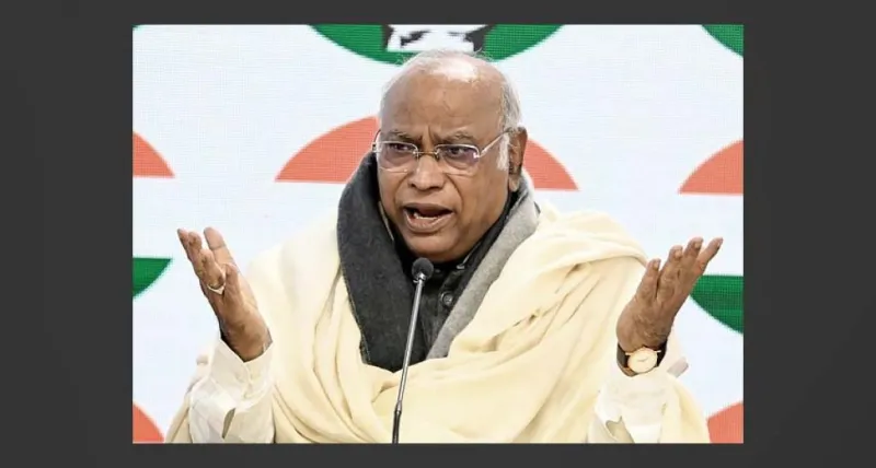 મલ્લિકાર્જુન ખડગેની શ્રદ્ધાંજલિ: કોંગ્રેસના ધારાસભ્ય રાજા વેંકટપ્પા નાયકનું સન્માન