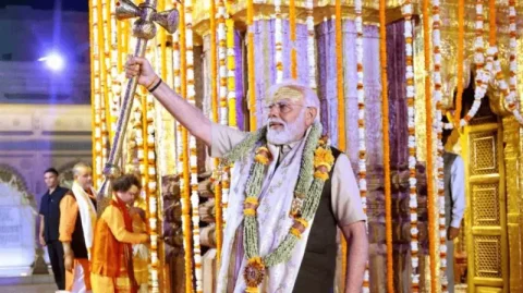 કાઝીરંગાથી કાશી સુધી... PM મોદીએ એક દિવસમાં 4 રાજ્યોની મુલાકાત લીધી