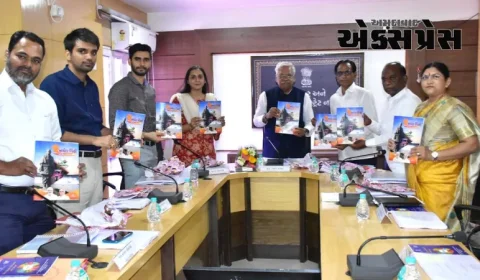 નર્મદા જિલ્લા માહિતી કચેરી દ્વારા તૈયાર કરાયેલી વિકાસ વાટિકા પુસ્તિકાનું કરાયું વિમોચન 