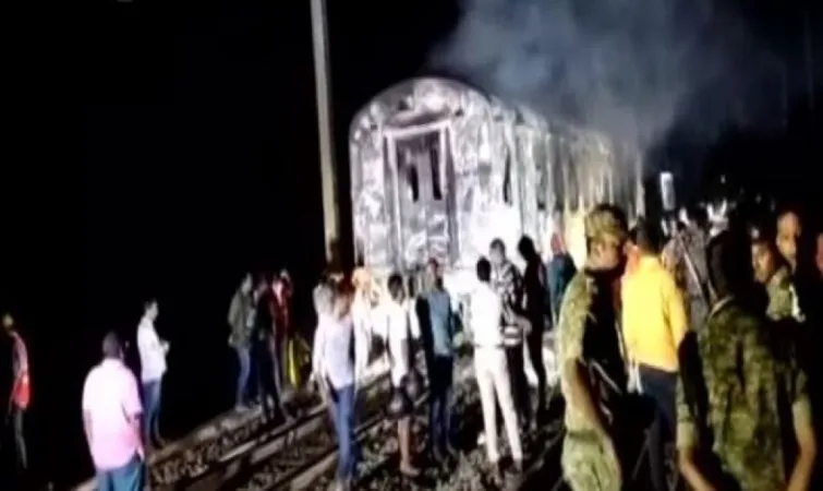 બિહારના આરા પાસે હોળી ટ્રેનના એસી કોચમાં આગ ફાટી નીકળી