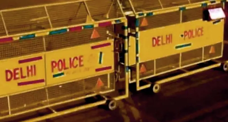 દિલ્હી બેન્ક્વેટ હોલમાં દરોડામાં 33 ગુનેગારોની ધરપકડ