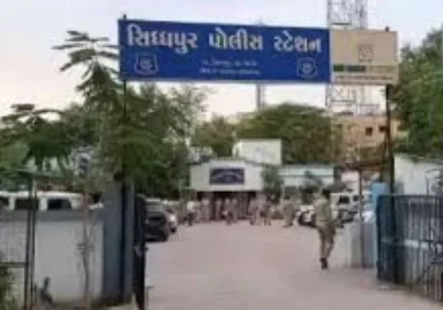 Patan :  ગડદાપાટુ અને ઢોર માર મારી પિતાને પુત્રએ  આપી ધમકી  જાનથી મારવાની ધમકી