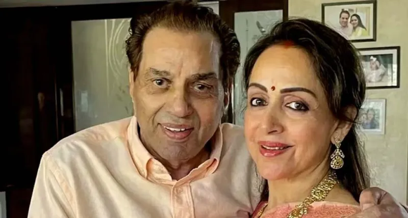 પ્રેમની ઉજવણી: ધર્મેન્દ્ર અને હેમા માલિનીની 44મી વેડિંગ એનિવર્સરી