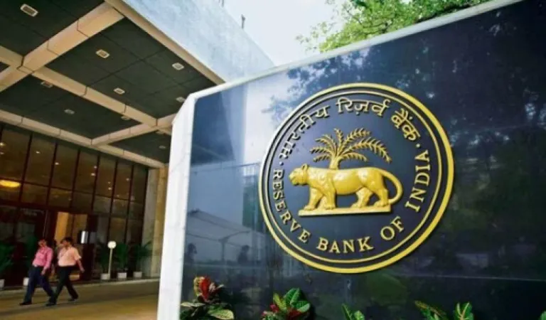 RBIએ નોન-બેંકિંગ ફાઇનાન્શિયલ કંપનીઓ પર રોક લગાવી