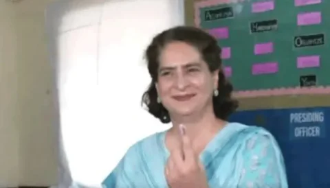 Loksabha Election 2024 : પ્રિયંકા ગાંધીએ મતદાન કર્યું, કહ્યું બેરોજગારી અને મોંઘવારી છે મુખ્ય મુદ્દા