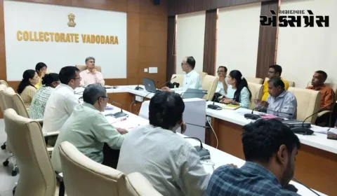 વડોદરામાં સંચારી રોગ અટકાયત માટે સર્વેલન્સ અને સંકલન સમિતિની બેઠક મળી