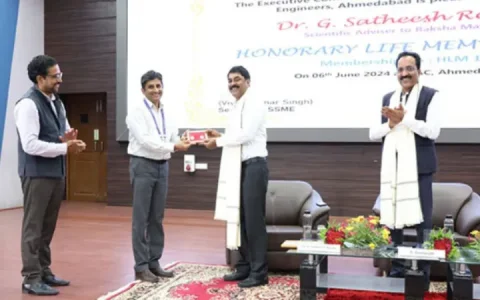 ભૂતપૂર્વ DRDO ચીફને અમદાવાદમાં માનદ આજીવન સભ્યપદ એનાયત