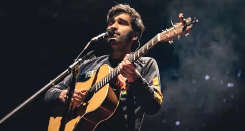 પ્રતીક કુહાડનું નવું ગીત 'આઈ એમ સમવન ન્યુ' સિલુએટ્સ ટૂર ટ્રાયમ્ફ વચ્ચે ડેબ્યુ