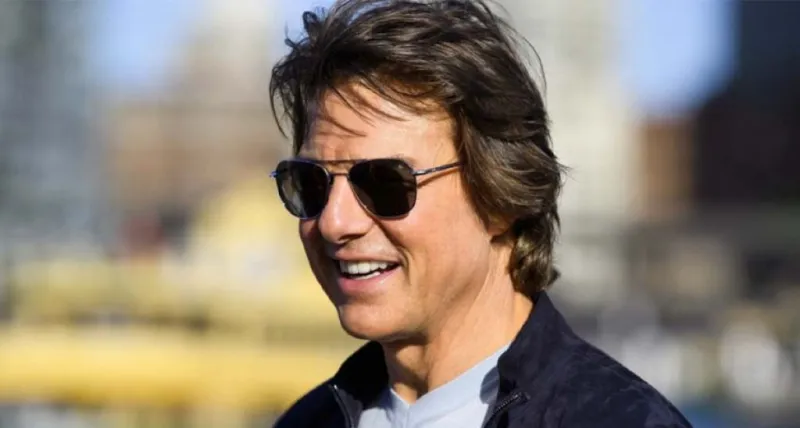 ટોમ ક્રૂઝ સેન્ટ્રલ લંડનમાં પિતા-પુત્રના બંધનનો આનંદ માણે છે: કોનોર ક્રૂઝ દુર્લભ દેખાવ બનાવે છે