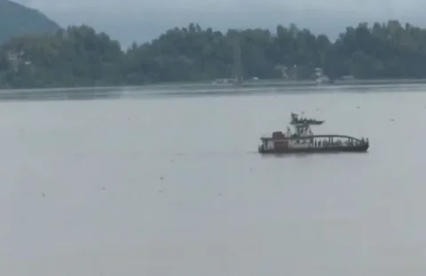 Assam floods: બ્રહ્મપુત્રા નદીનું જળસ્તર વધતાં કાઝીરંગા નેશનલ પાર્કના 61 કેમ્પ ડૂબી ગયા