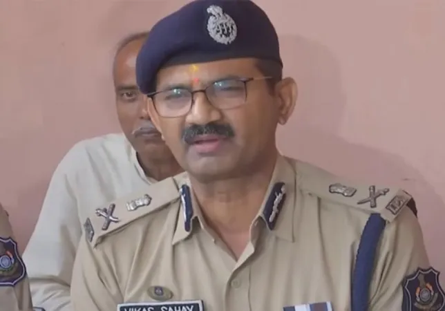 અમદાવાદ : ગુજરાત પોલીસ અને જગન્નાથ મંદિર સમિતિની આગામી રથયાત્રાની તૈયારીઓ અંગે બેઠક મળી 