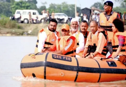 Uttar Pradesh : બલરામપુર જિલ્લામાં પૂરે વિનાશ વેર્યો,  60 થી વધુ ગામોને અસર