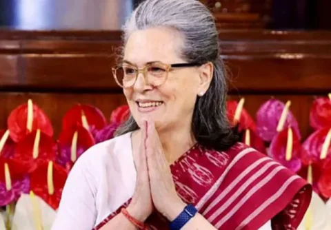સોનિયા ગાંધીએ અંબાણી દંપતીના ભવ્ય લગ્ન પહેલા અભિનંદન પાઠવ્યા