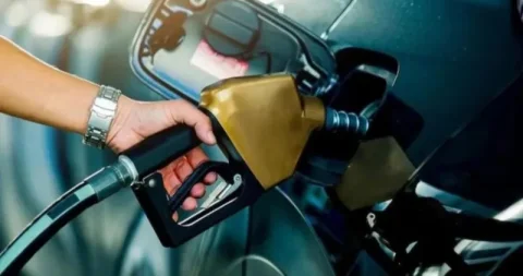 Petrol Diesel Price: ક્રૂડ ઓઈલના ભાવમાં ઘટાડાને પગલે પેટ્રોલ અને ડીઝલના ભાવમાં ફેરફાર