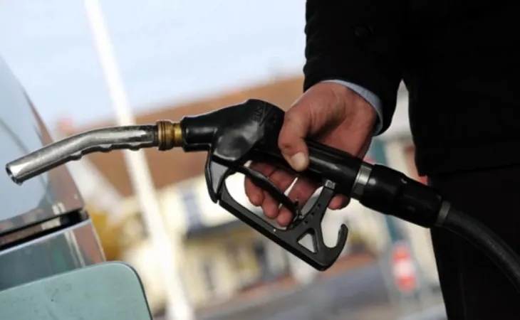 Petrol Diesel Prices : બજેટ પહેલા બદલાયા પેટ્રોલ અને ડીઝલના દર