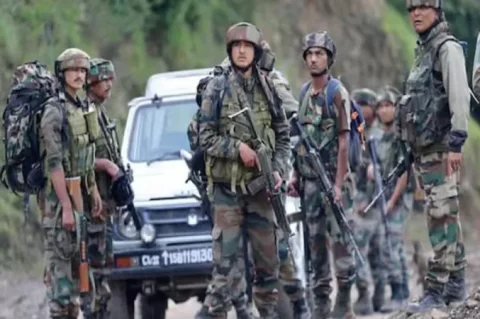 Kupwara Encounter: આતંકવાદીઓ સાથે ચાલી રહેલી અથડામણમાં 3 જવાન ઘાયલ