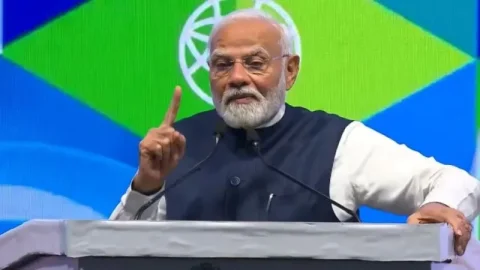 ભારત હજાર વર્ષ માટે આધાર તૈયાર કરી રહ્યું છે - PM MODI