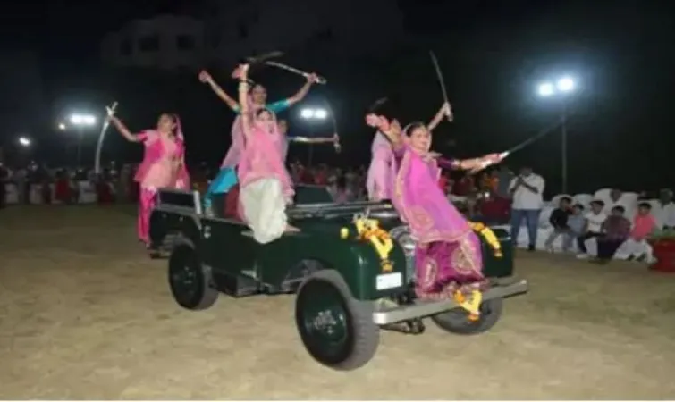 રાજકોટ : રાજવી પેલેસમાં ક્ષત્રિય બહેનો નવરાત્રીમાં તલવાર રાસની રમઝટ બોલાવશે