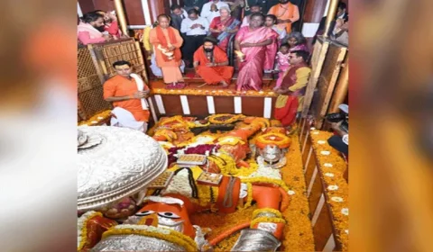 રાષ્ટ્રપતિએ બડે હનુમાનના દરબારમાં માથું નમાવ્યું, અક્ષયવટ અને સરસ્વતી કૂપના દર્શન કર્યા
