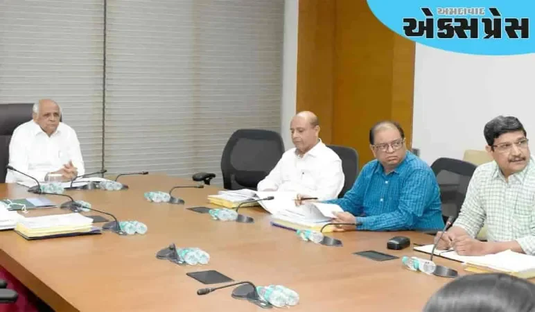 મુખ્યમંત્રીની ઉપસ્તિથીમાં ગુજરાત સ્ટેટ રોડ ડેવલપમેન્ટ કોર્પોરેશનની ઉચ્ચસ્તરીય બેઠક સંપન્ન