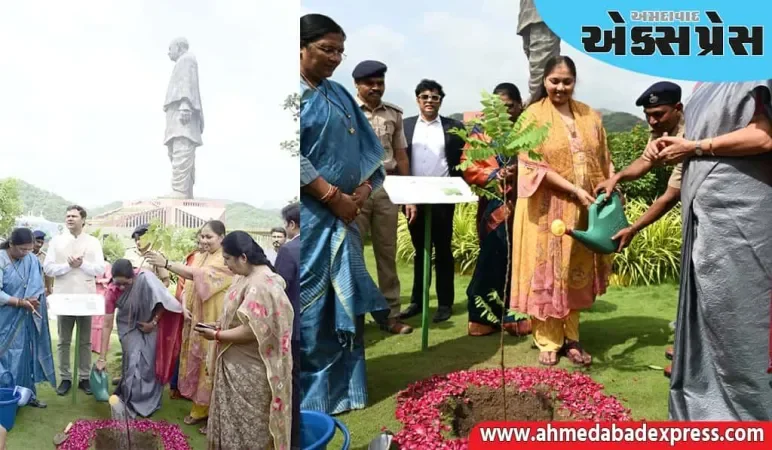 કેન્દ્રીય મહિલા અને બાળ વિકાસ મંત્રી અન્ન પૂર્ણાદેવીએ વિશ્વ વન ખાતે વૃક્ષારોપણ કર્યું