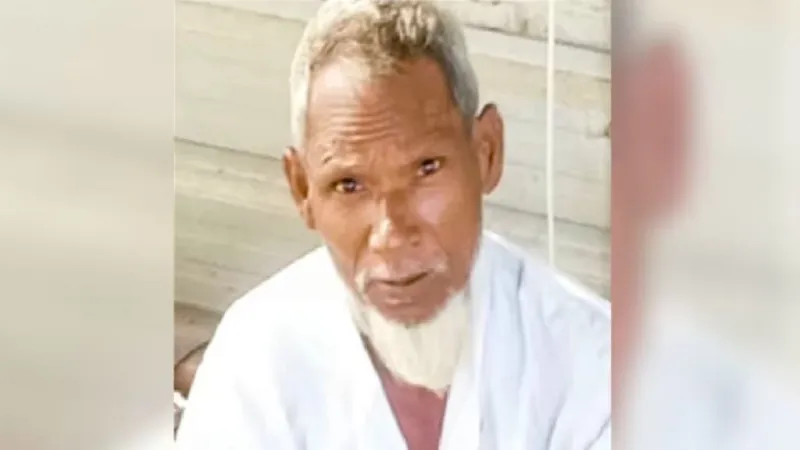 પરિવારની સામે પુત્રએ પિતાના ગળામાં છરી ઘોંપી, તડપીને મૃત્યુ પામે ત્યાં સુધી કોઈને મદદ ન કરવા દીધી