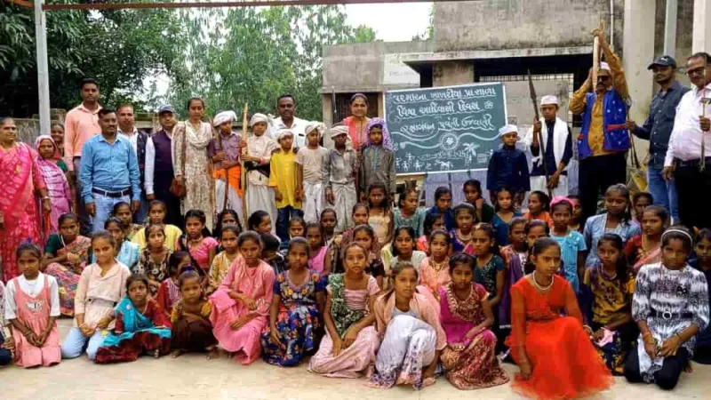 ખાખરીયા પ્રાથમિક શાળામાં વિશ્વ આદિવાસી દિવસ અને રક્ષાબંધનની ઉત્સાહભેર ઉજવણી