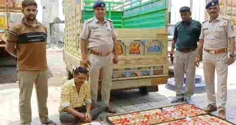 જરોદ પોલીસે હાલોલ-વડોદરા રોડ પર ૩૯,૧૯૦/-નો દારૂ ઝડપ્યો 