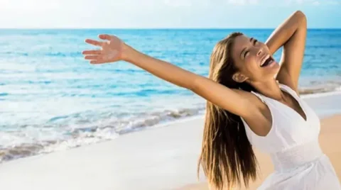 મહિલાઓ માટે ચાણક્ય નીતિ: સારી ટેવો રાણી બનાવે, ખરાબ ભિખારી