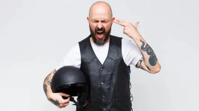 હેલ્મેટ પહેરવાથી વાળ ખરે છે કે નહીં ? મિથ કે વાસ્તવિકતા?