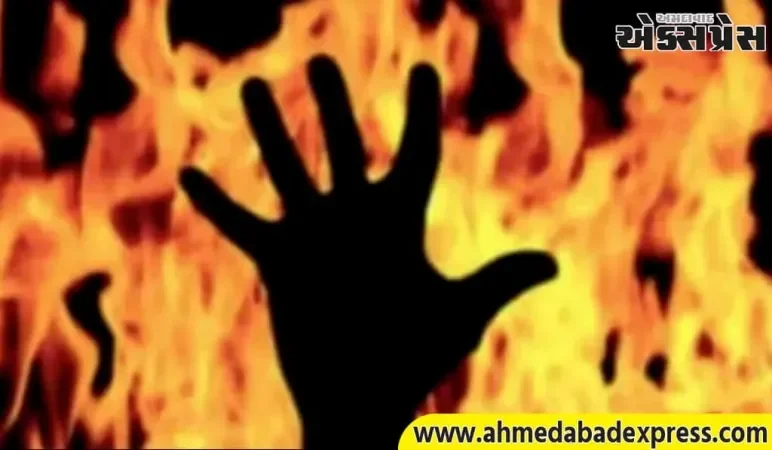 ઉત્તર પ્રદેશની રાજધાની લખનૌમાં એક મોટી ઘટના બની છે. મુખ્યમંત્રી નિવાસસ્થાન નજીક એક વ્યક્તિએ આત્મદાહનો પ્રયાસ કર્યો