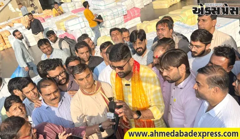 સુરતના ટેક્સટાઇલ માર્કેટને મંદીથી તેજી તરફ લાવવા માટે એકવાર ઝાડું ચલાવો: ગોપાલ ઇટાલિયા