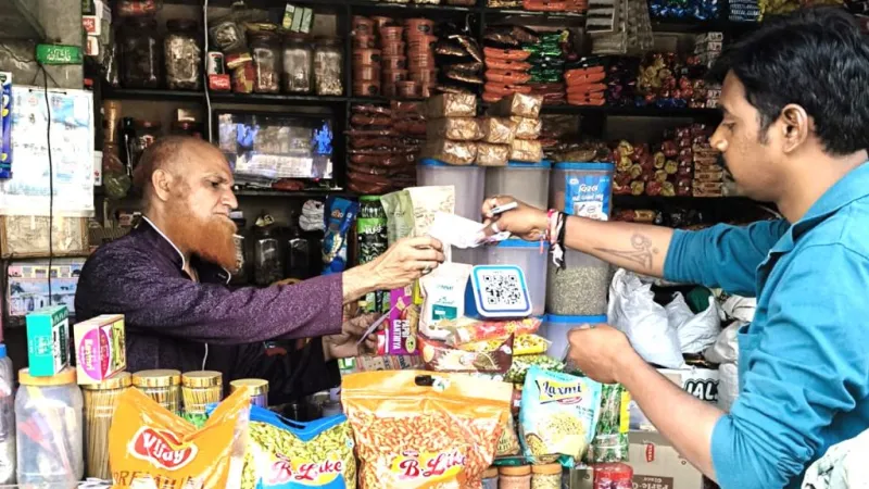 સાવધાન: બાલાસિનોરમાં ગંદકી કરનારાઓની હવે ખેર નથી! ચીફ ઓફિસરની લાલ આંખ, જાહેરમાં કચરો નાખતા આસામીઓને ફટકાર્યો દંડ