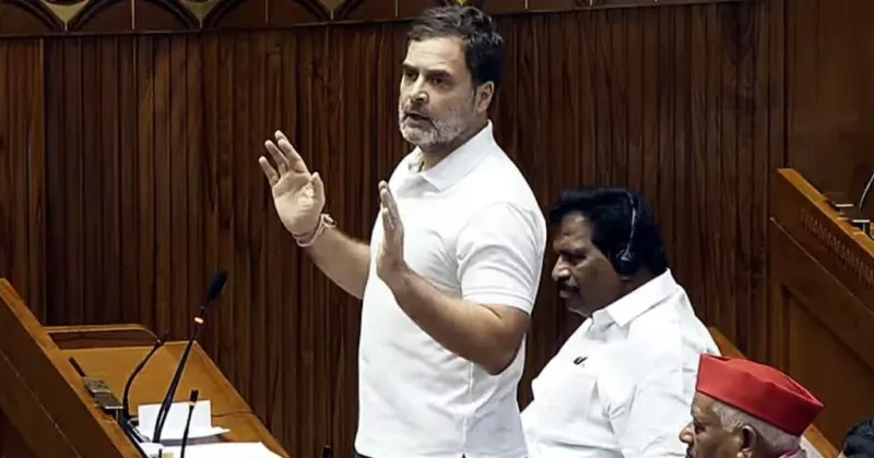 દિલ્હીમાં દંગલ: ‘મોદીજી ડરી ગયા છે’ - રાહુલ ગાંધીના પ્રહારથી સંસદ સ્તબ્ધ, નરવણેના પુસ્તકે રાજકારણમાં ફૂંક્યો પ્રાણ