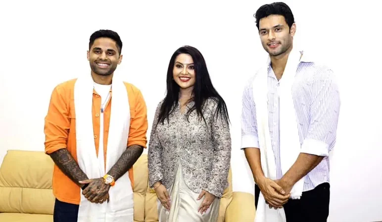 ફડણવીસ દંપતીએ કર્યું વર્લ્ડ ચેમ્પિયન સૂર્યા-દુબેનું સન્માન