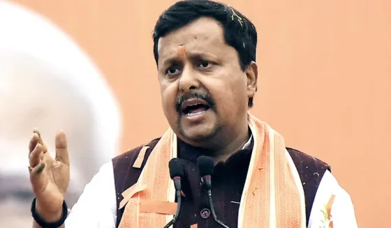 નીતિન નવીનનો કોંગ્રેસ પર પ્રહાર: ખડગેના નિવેદનથી વિવાદ