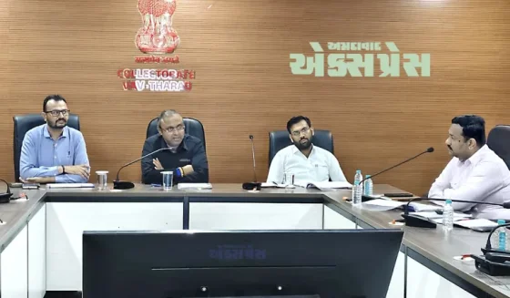 થરાદ માં પ્રિ-મોન્સુન સમીક્ષા બેઠક: પૂર અને અતિવૃષ્ટિ સામે પૂર્વ તૈયારી