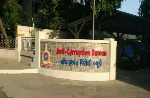આણંદ: એન્જિનિયર લાંચ લેતા ઝડપાયો, એ રંગે હાથે પકડ્યો