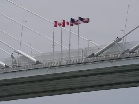 ડોનાલ્ડ ટ્રમ્પની ધમકીઓ છતાં કેનેડાએ ગોર્ડી હોવે બ્રિજ ખોલવાની પુષ્ટિ કરી
