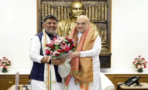 દિલ્હીમાં મોટી બેઠક: અમિત શાહને મળ્યા કર્ણાટકના સીએમ ડીકે શિવકુમાર, સાયબર ક્રાઈમથી લઈને શેરડીના ખેડૂતોના મુદ્દે કરી ખાસ ચર્ચા
