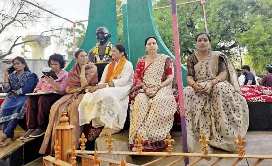 રાજપીપલા ભાજપમાં મોટો ભડકો: ધારાસભ્ય ડૉ. દર્શના દેશમુખના આમરણાંત ઉપવાસ, નીલ રાવના રાજીનામાની માંગ | અમદાવાદ એક્સપ્રેસ