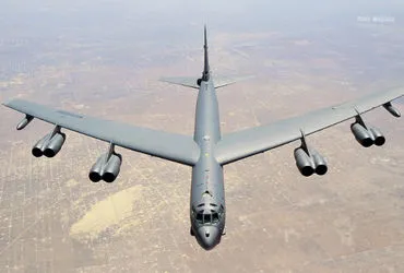 અમેરિકામાં B-52 બોમ્બર ક્રેશ: 8 ક્રૂ મેમ્બર્સના કરુણ મોત, તપાસના આદેશ
