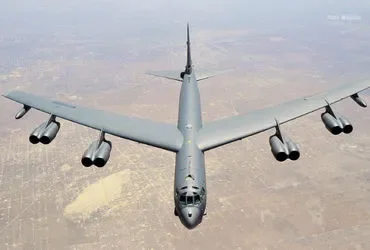 અમેરિકામાં B-52 બોમ્બર ક્રેશ: 8 ક્રૂ મેમ્બર્સના કરુણ મોત, તપાસના આદેશ